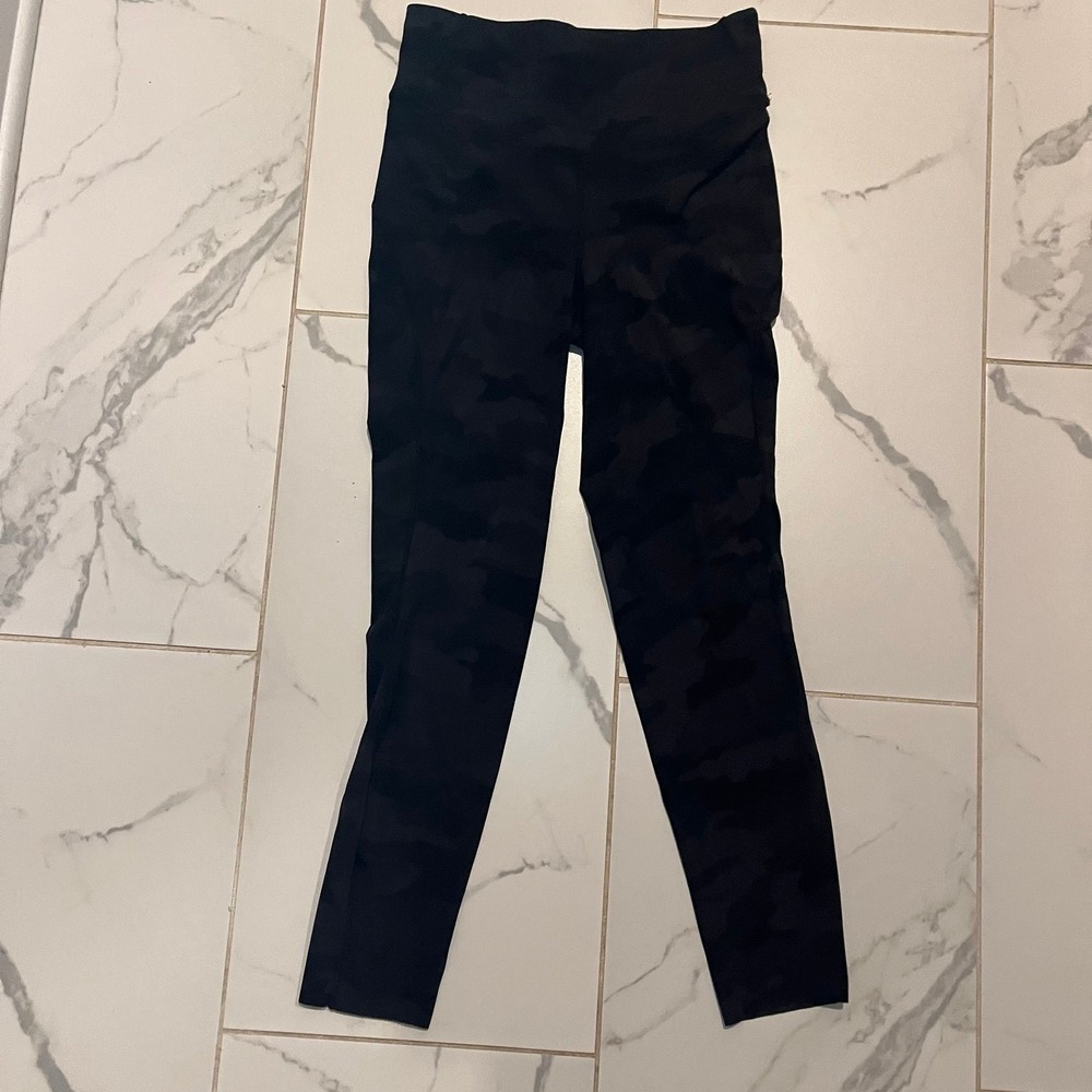 Lululemon speed tight black camo color sz 6
